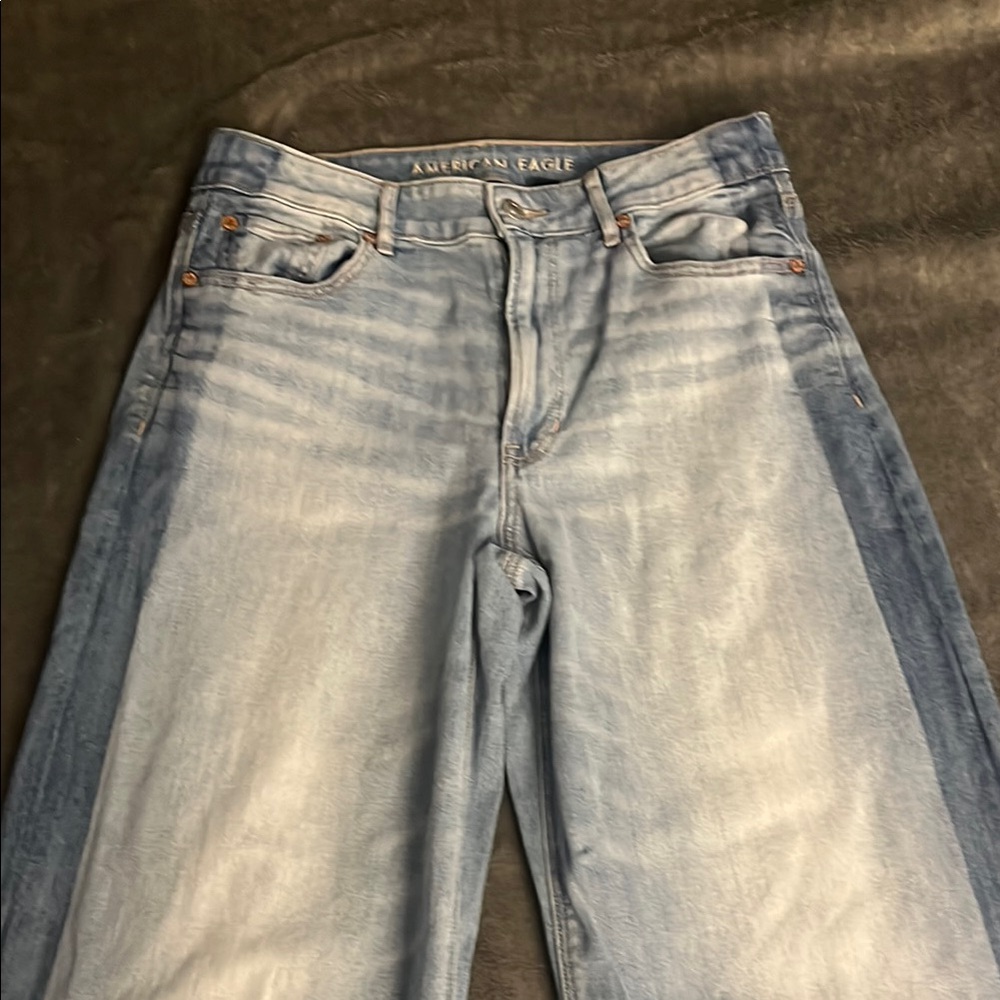 American Eagle Light Wash Jeans